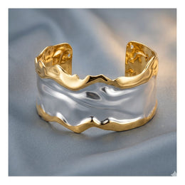 GOLDEN EDGE WAVE CUFF