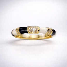 BLACK AND WHITE RING